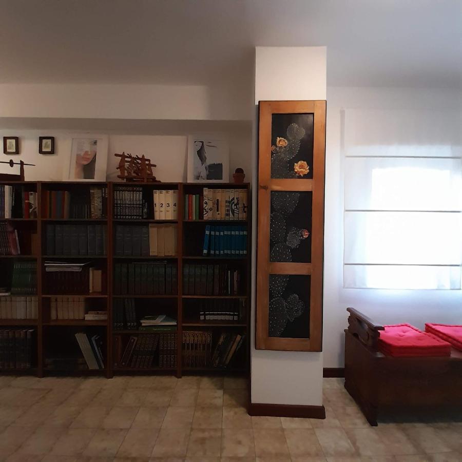 Invit Arti B&B Capoterra Exterior foto