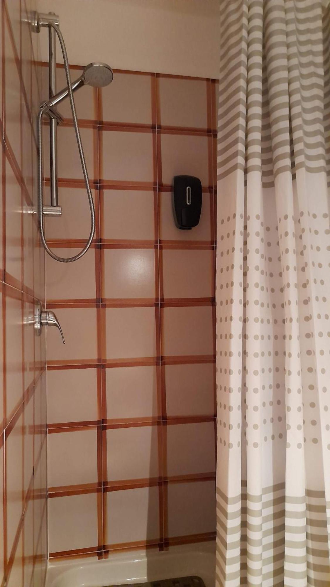 Invit Arti B&B Capoterra Cameră foto